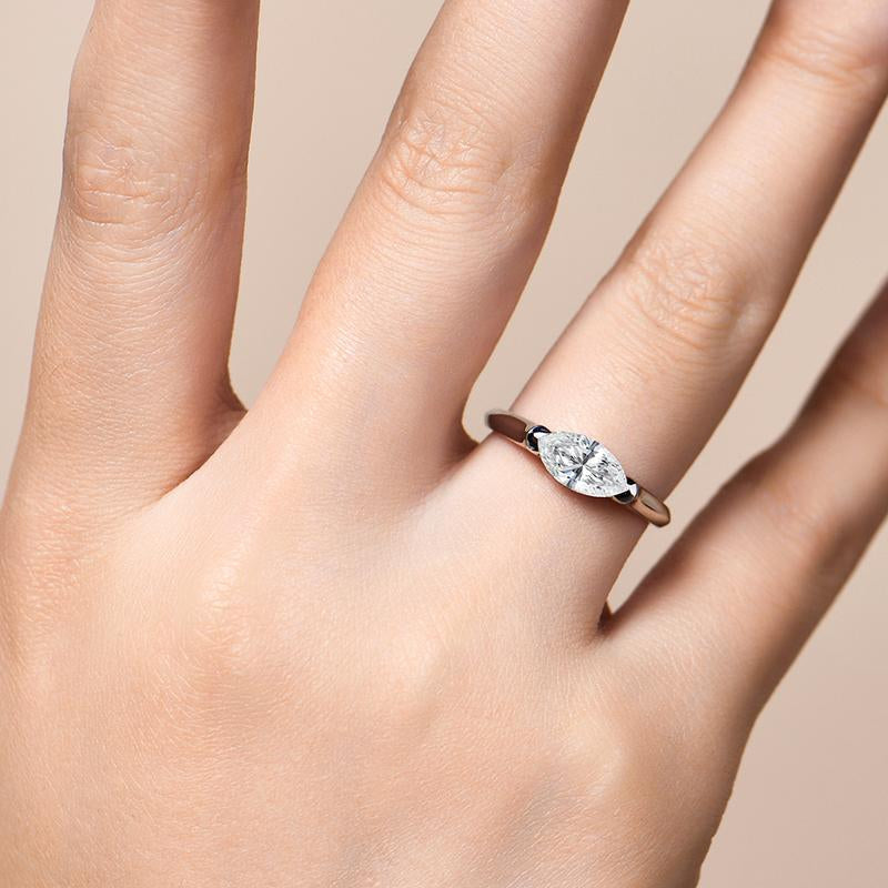Hailey | Elegancki smukły pierścionek z 18-karatowego złota