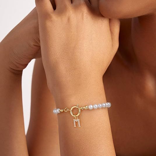 Bransoletka Auden Clé Letter Charm z 14-karatowego złota