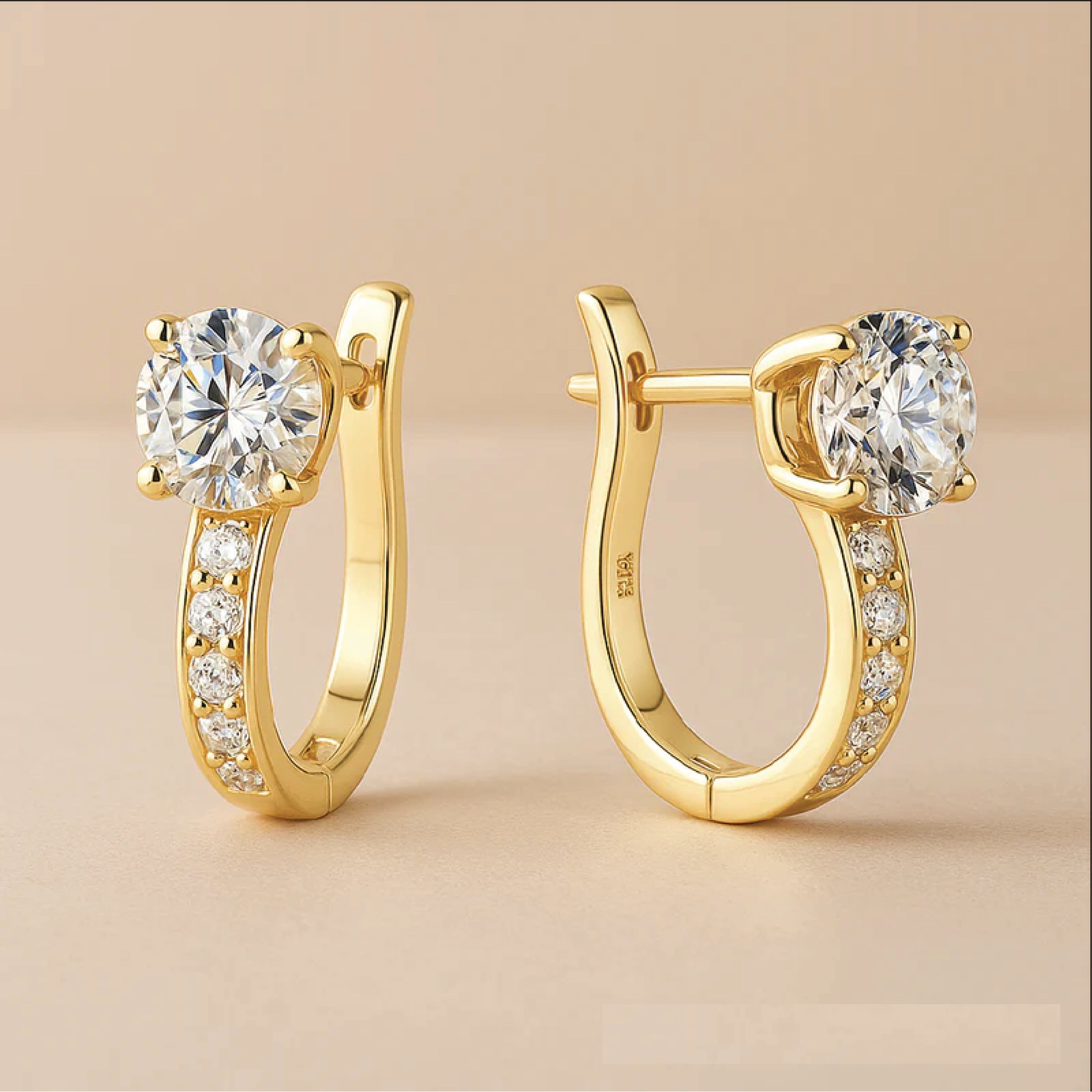 Moissanite Huggies | Eleganckie kolczyki z 18-karatowego złota